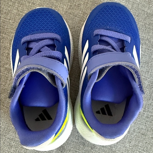 Adidas toddler Runfalcon 5 Blue and White Sneakers with Neon Accents - Picture 4 of 6